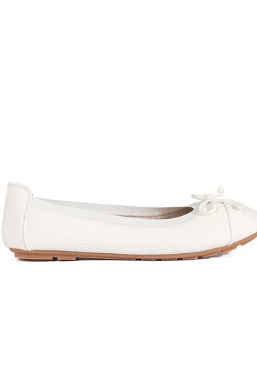 baltas krāsas lakots...