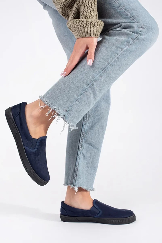 Zilas krāsas apavi ar slip on aizdari Zilas krāsas apavi ar slip on aizdari