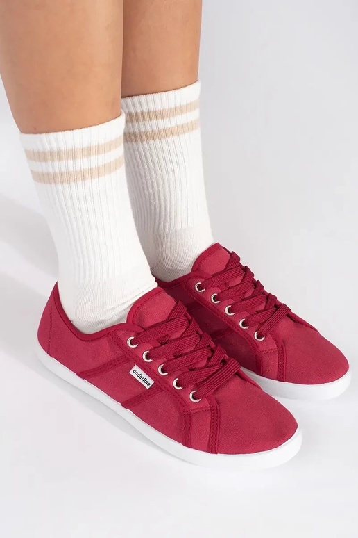 Sarkani zemi sieviešu zābaki