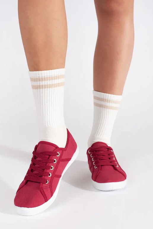 Sarkani zemi sieviešu zābaki