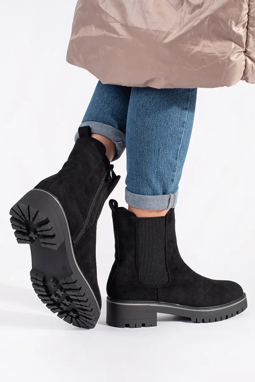 Melni plakanie apavi no zamša ar...