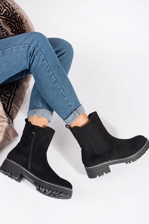 Melni plakanie apavi no zamša ar...