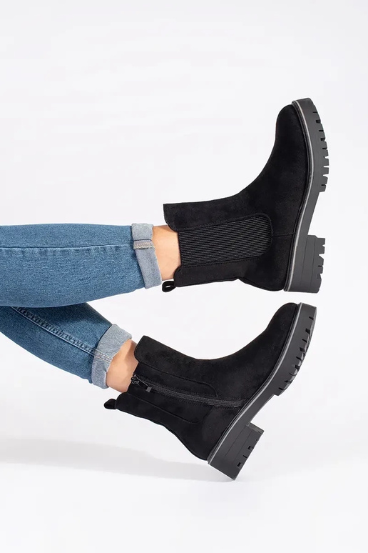 Melni plakanie apavi no zamša ar...