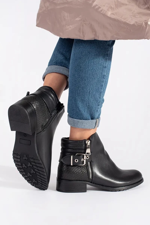 Melni plakanie apavi sievietēm