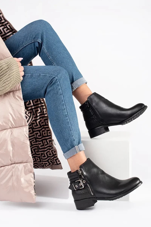 Melni plakanie apavi sievietēm