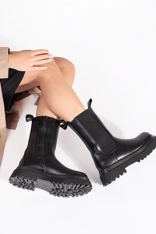 Melni augsti zābaki Chelsea ar platformu