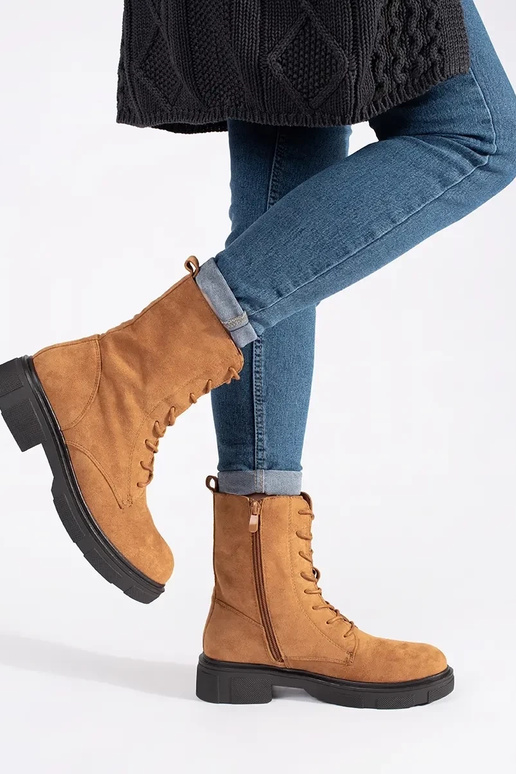 Brūni zābaki augstie izolēti