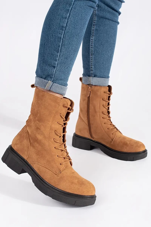 Brūni zābaki augstie izolēti