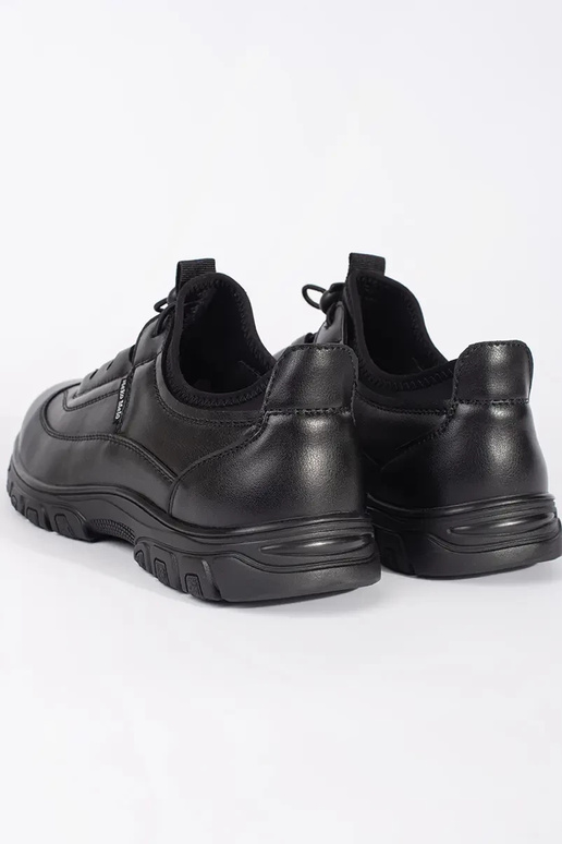 Melnas zemas sporta kedas