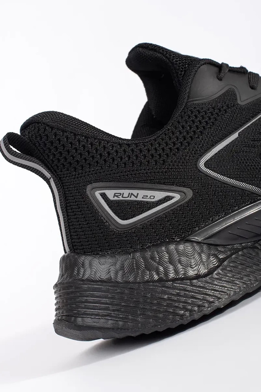 Melnas vīriešu sporta kurpes Melnas vīriešu sporta kurpes