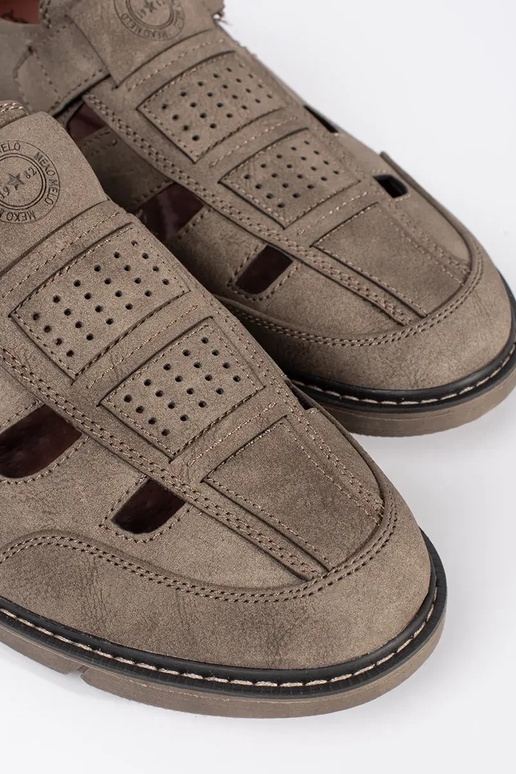 Melna krāsa vīriešu sandales