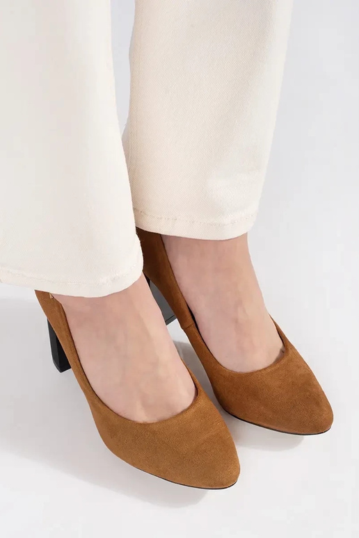 brūni augstpapēžu kurpes uz papēža brūni augstpapēžu kurpes uz papēža