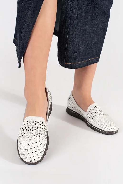 Baltas caurspīdīgas puszābaki