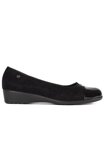 Melni pussoļi ar lakotiem...