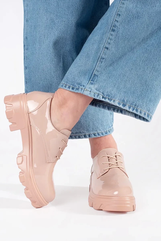 Pussoļi ar lakotu efektu un platformu