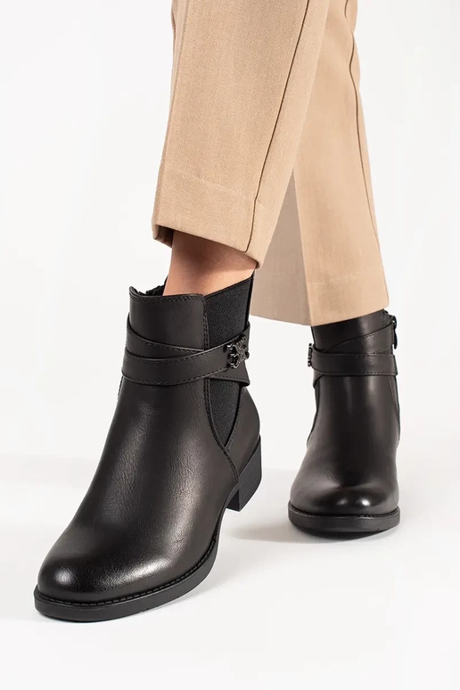 Melni sieviešu apavi