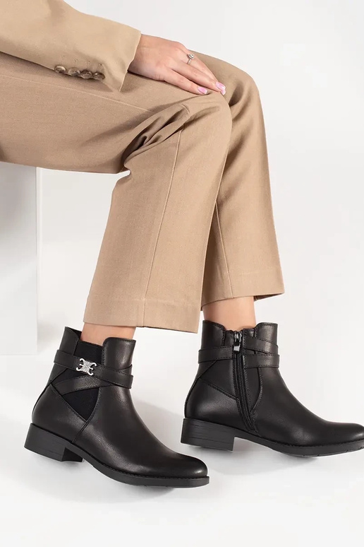 Melni sieviešu apavi