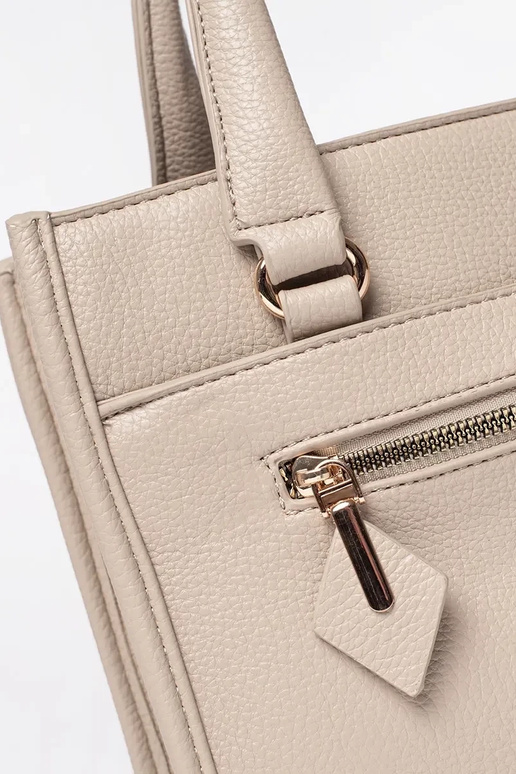 Rozā soma ar rāvējslēdzēju