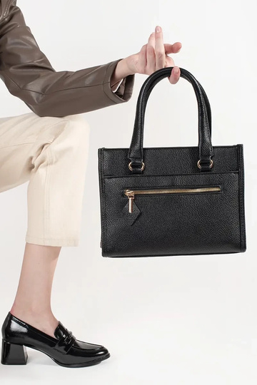 Melna soma ar rāvējslēdzēju 2