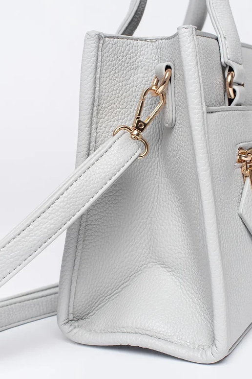 Pelēka soma ar rāvējslēdzēju