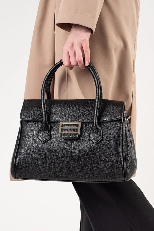 Melna sieviešu soma ar siksniņām