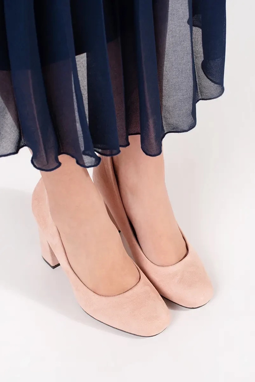 Smilšu krāsas zamša augstpapēžu kurpes