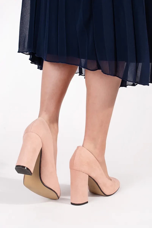 Smilšu krāsas zamša augstpapēžu kurpes