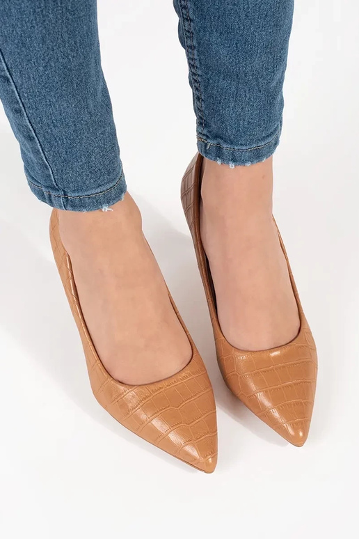 smilšu krāsas augstpapēžu apavi smilšu krāsas augstpapēžu apavi