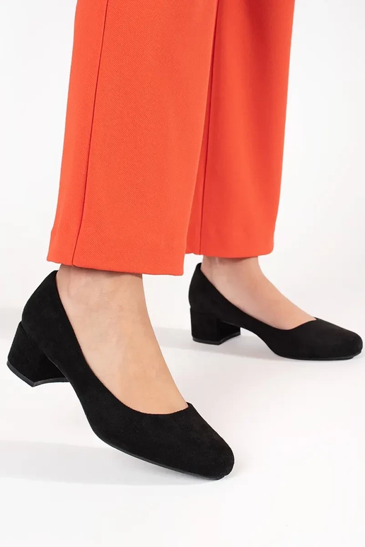 melni zamšā augstpapēžu apavi Sergio... melni zamšā augstpapēžu apavi Sergio...