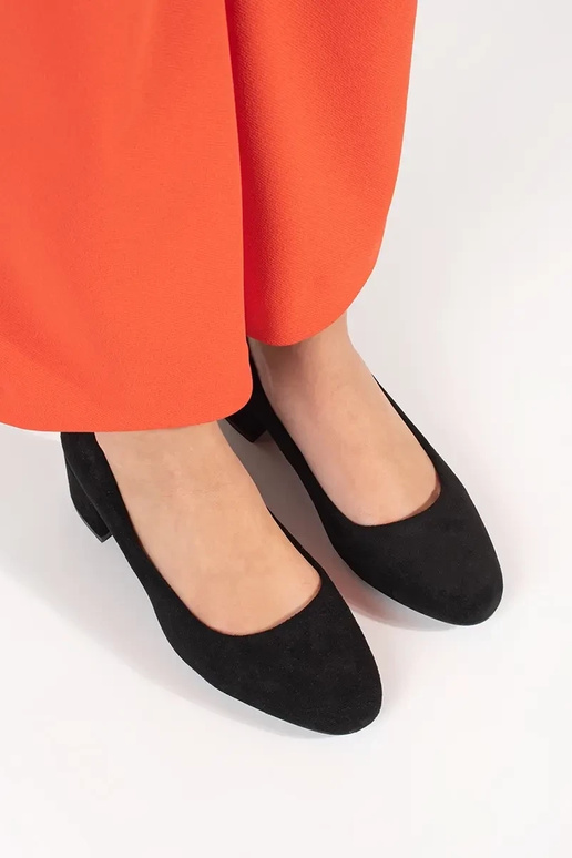 melni zamšā augstpapēžu apavi Sergio... melni zamšā augstpapēžu apavi Sergio...