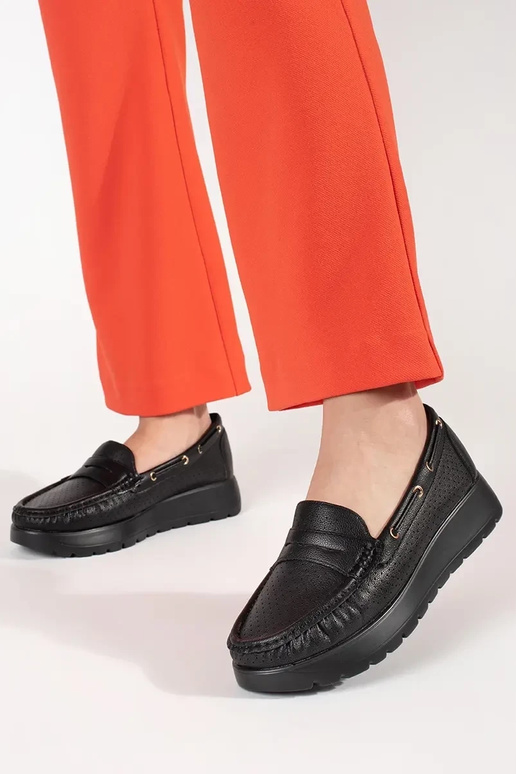 Stilīgas melnas sieviešu mokasīnas Stilīgas melnas sieviešu mokasīnas
