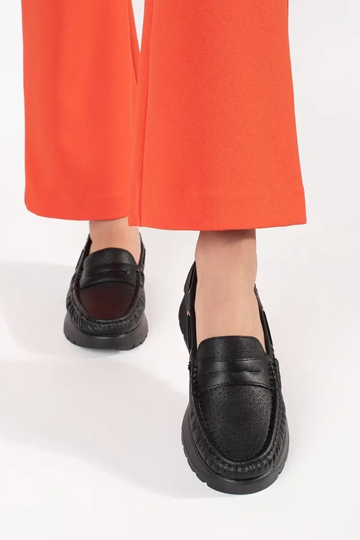 Stilīgas melnas sieviešu mokasīnas Stilīgas melnas sieviešu mokasīnas