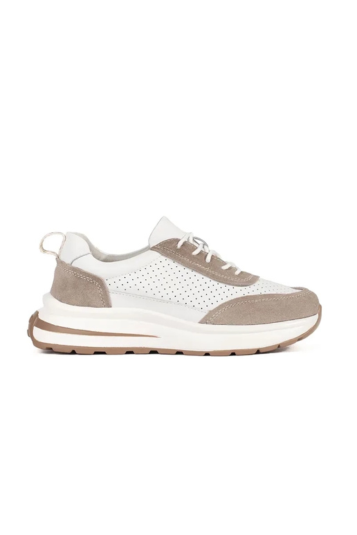 Ādas caurspīdīgi sporta apavi uz...