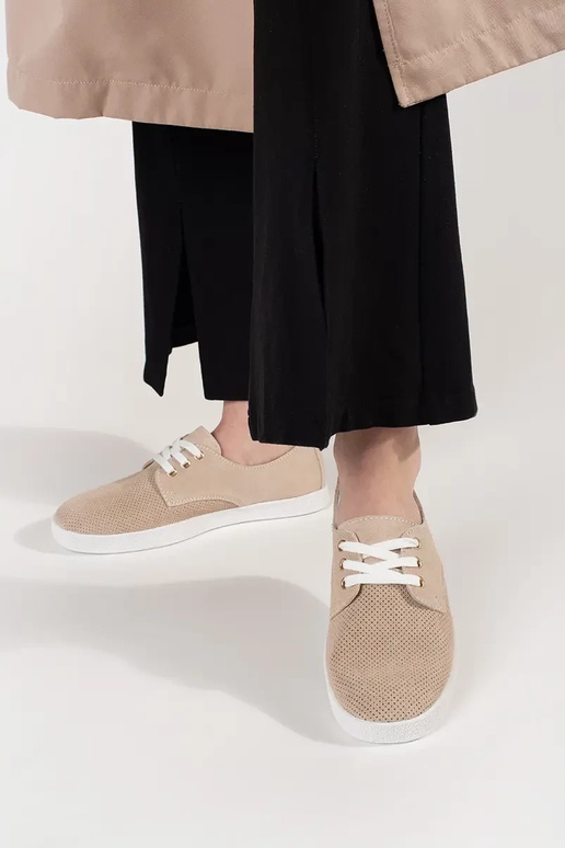 Smilšu krāsas sporta apavi ar... Smilšu krāsas sporta apavi ar...