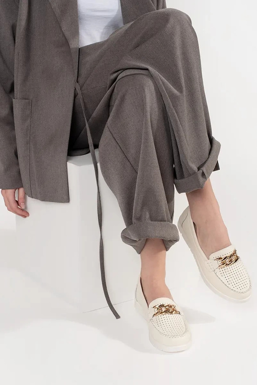 Dabīgas ādas pelēkā krāsas mokasīni... Dabīgas ādas pelēkā krāsas mokasīni...