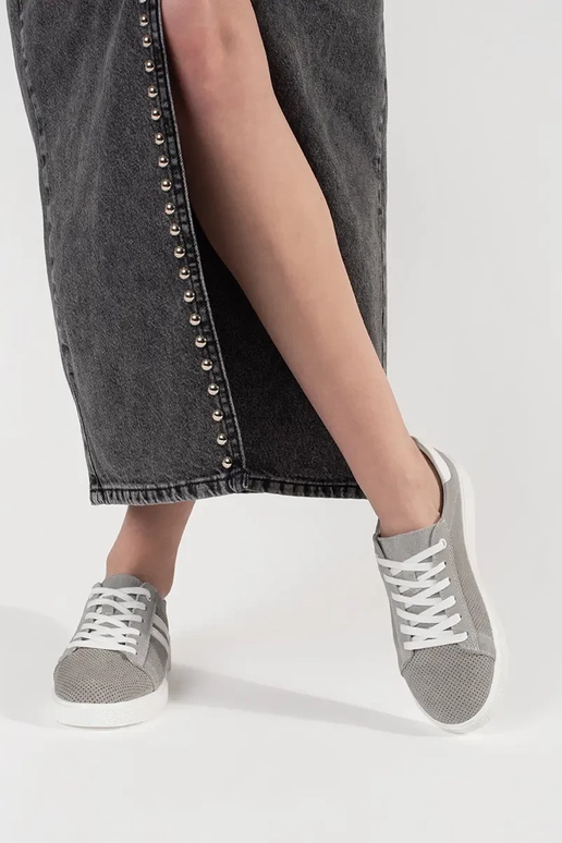 Pelēki perforēti apavi no dabīgas ādas Pelēki perforēti apavi no dabīgas ādas