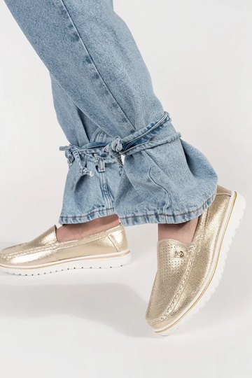 Zelta krāsas mokasīni no... 2