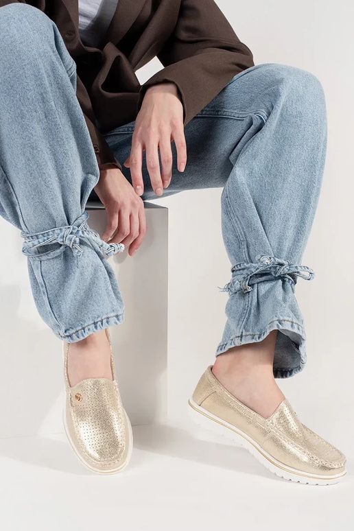 Zelta krāsas mokasīni no dabīgas ādas Zelta krāsas mokasīni no dabīgas ādas