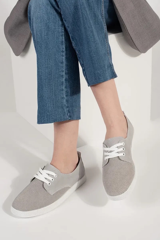 Pelēki perforēti apavi no dabīgas ādas Pelēki perforēti apavi no dabīgas ādas