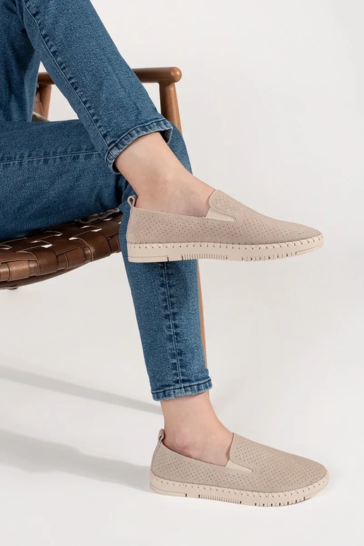 Ādas smilšu krāsas mokasīni Ādas smilšu krāsas mokasīni