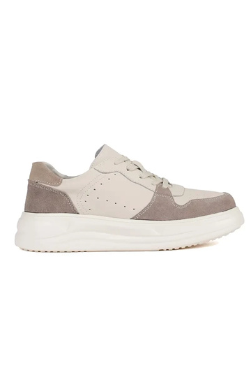 Smilšu krāsas ādas sneakers...