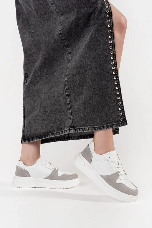 Baltas krāsas ādas sneakers ar platformu