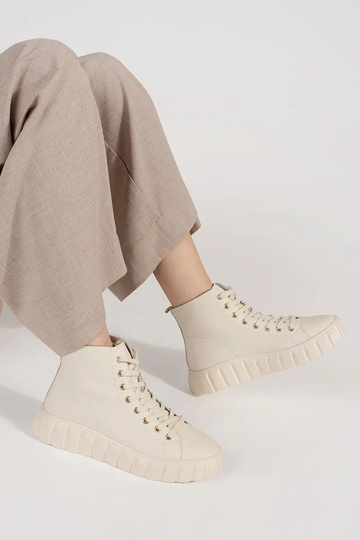 Augsti sieviešu apavi... 2