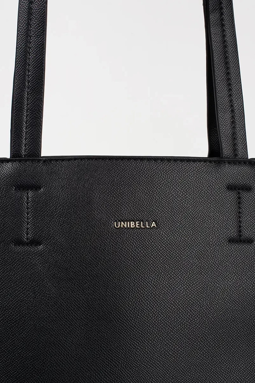 Liela melna rokassoma ar kniedēm