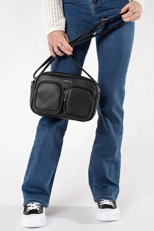 Melna maza rokassoma ar kabatām