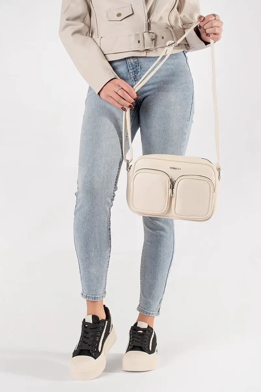 Maza rokassoma ar kabatām...