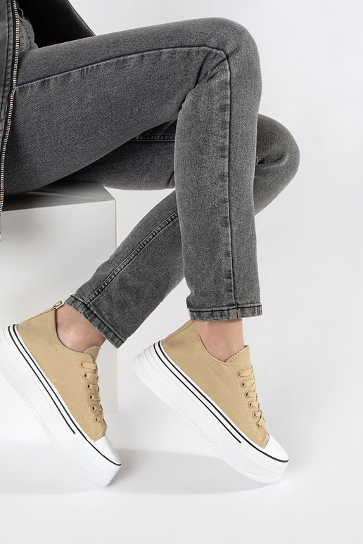 smilšu krāsas sporta apavi ar biezu zoli smilšu krāsas sporta apavi ar biezu zoli