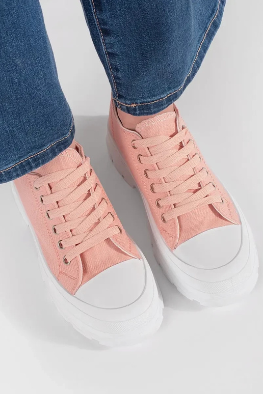 Klasiskie apavi ar platformu spilgti... Klasiskie apavi ar platformu spilgti...