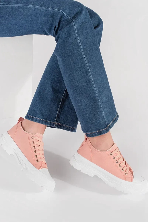 Klasiskie apavi ar platformu spilgti... Klasiskie apavi ar platformu spilgti...