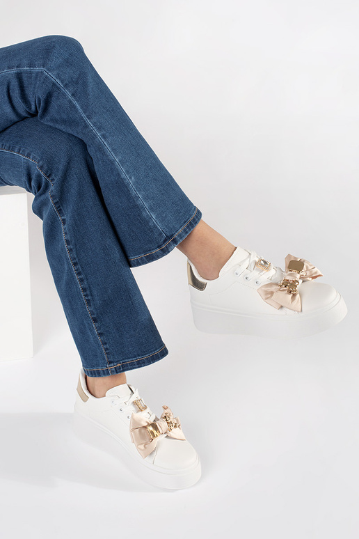 balti-zeltaini sporta apavi ar zelta...